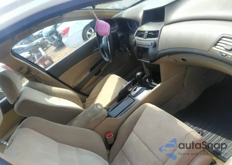 2010 Honda Accord 2.4 Lx z USA, uszkodzony, nr VIN 1HGCP2F37AA077256